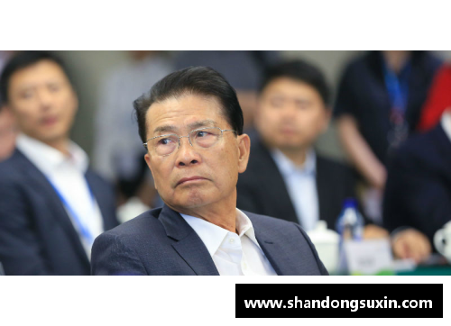 飒爽挥杆!美的创始人何享健亮相大良高尔夫球协会夏季会员活动